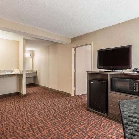 Lake Norman Inn And Suites コーネリアス エクステリア 写真