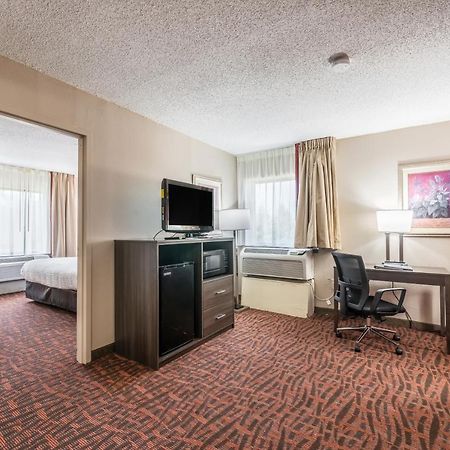 Lake Norman Inn And Suites コーネリアス エクステリア 写真