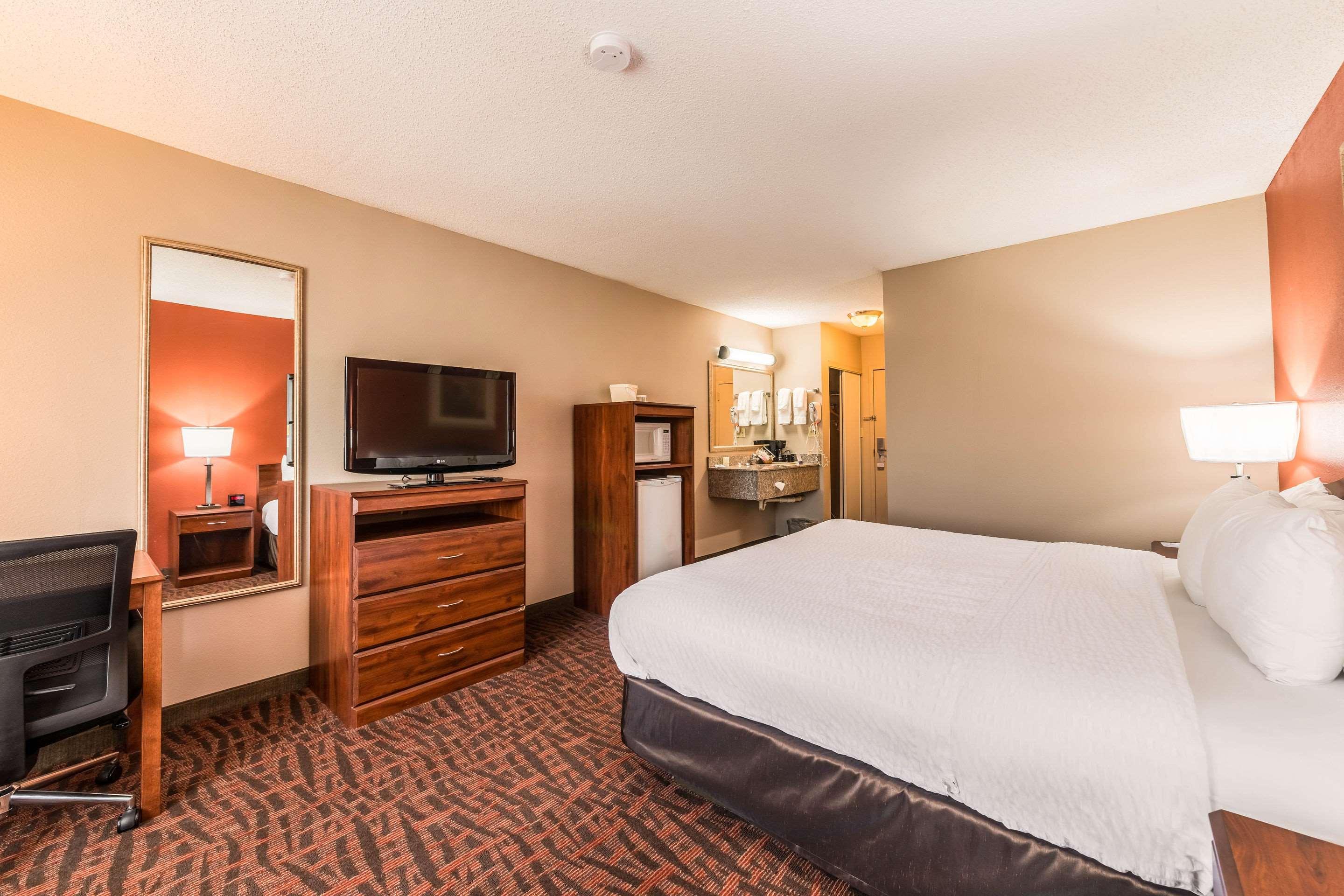 Lake Norman Inn And Suites コーネリアス エクステリア 写真