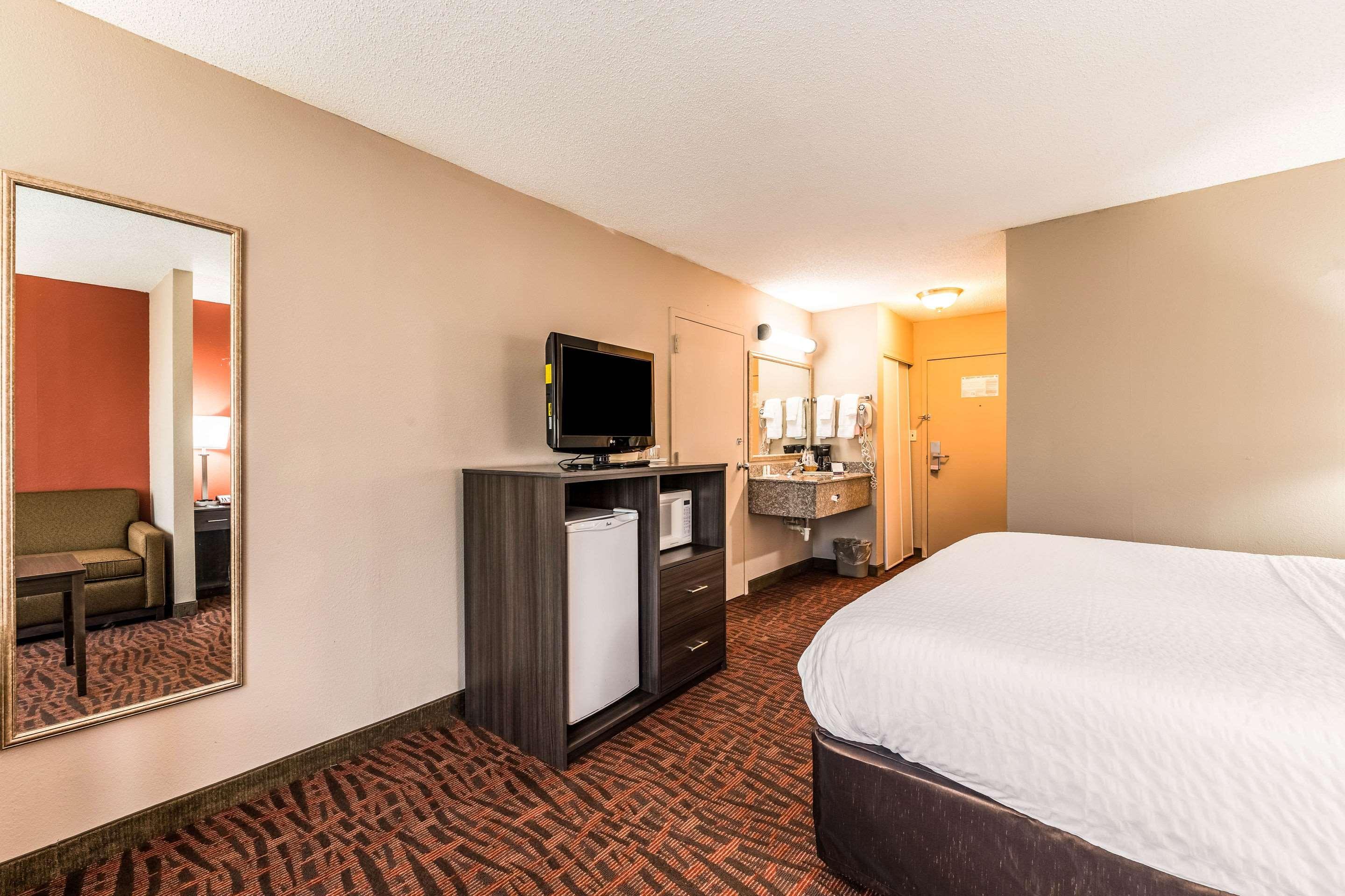Lake Norman Inn And Suites コーネリアス エクステリア 写真