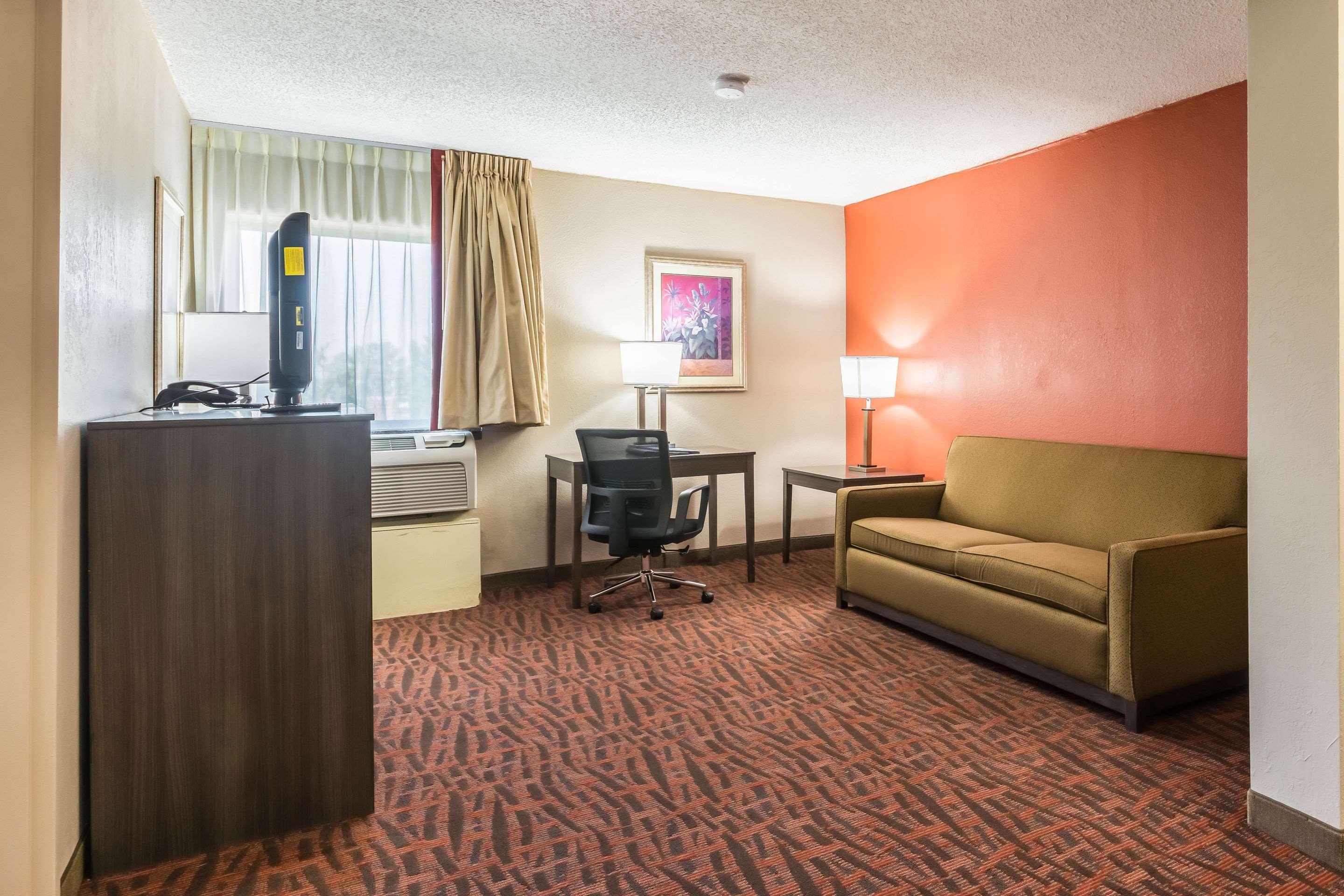 Lake Norman Inn And Suites コーネリアス エクステリア 写真