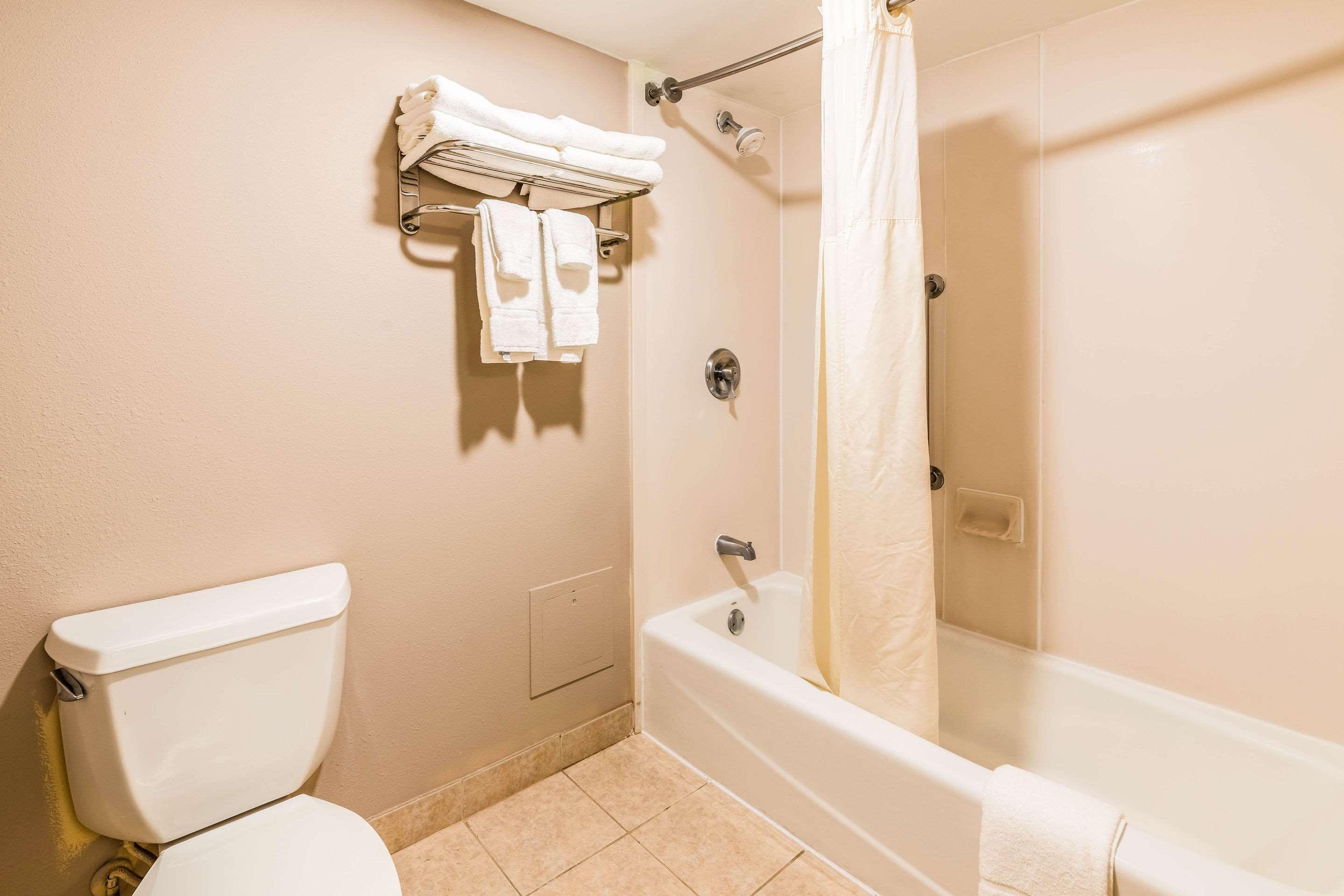 Lake Norman Inn And Suites コーネリアス エクステリア 写真