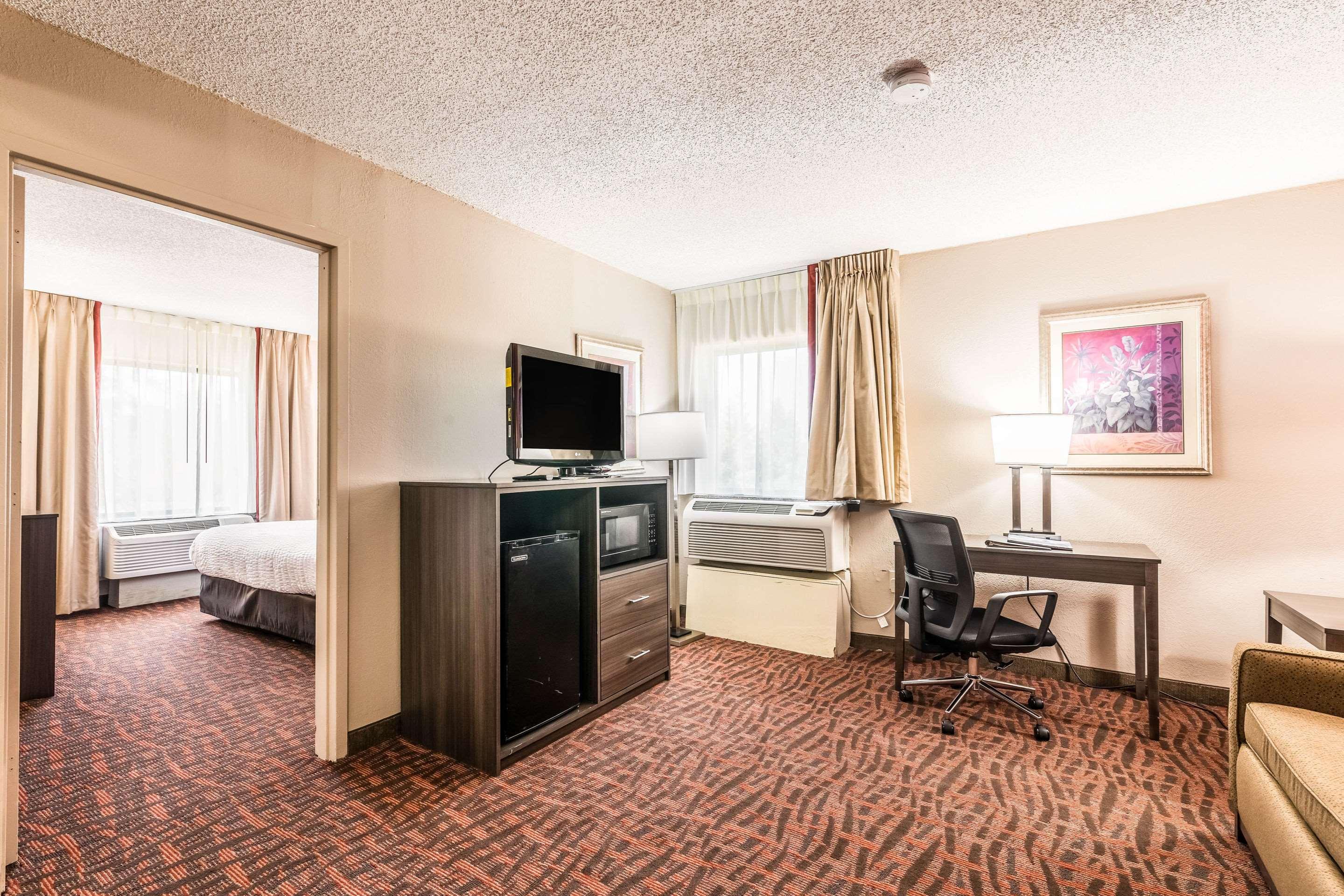 Lake Norman Inn And Suites コーネリアス エクステリア 写真