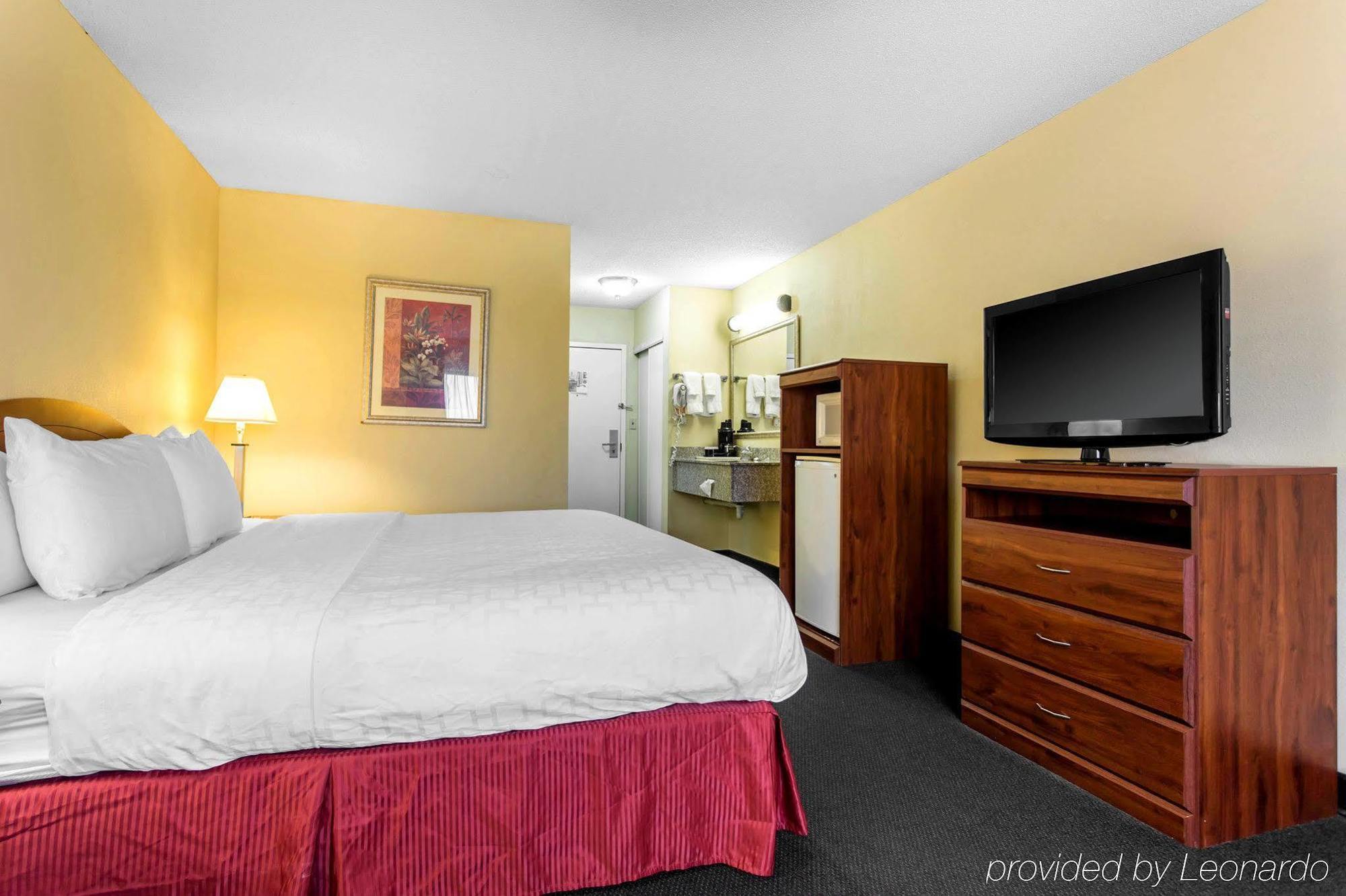 Lake Norman Inn And Suites コーネリアス エクステリア 写真