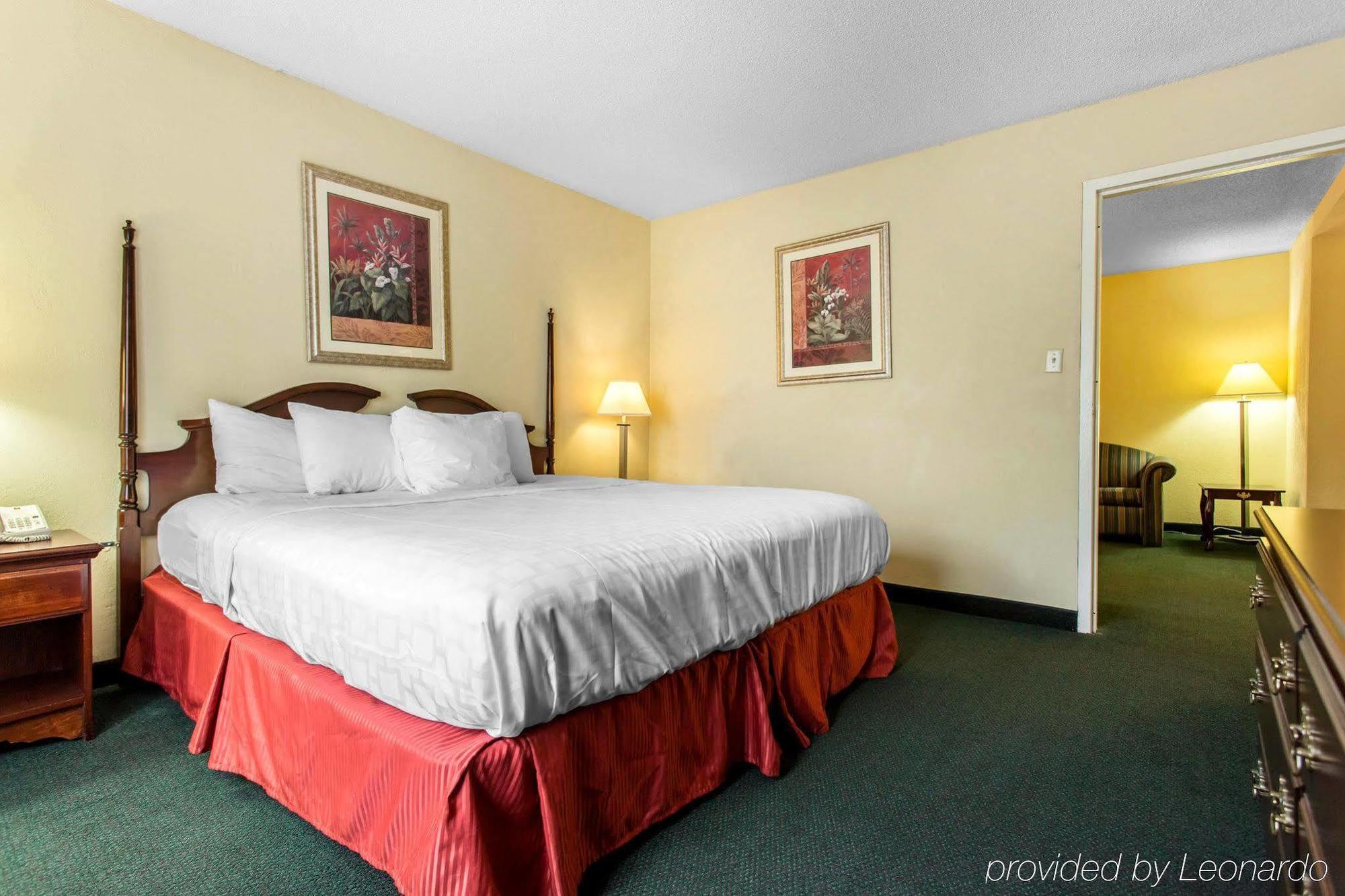 Lake Norman Inn And Suites コーネリアス エクステリア 写真