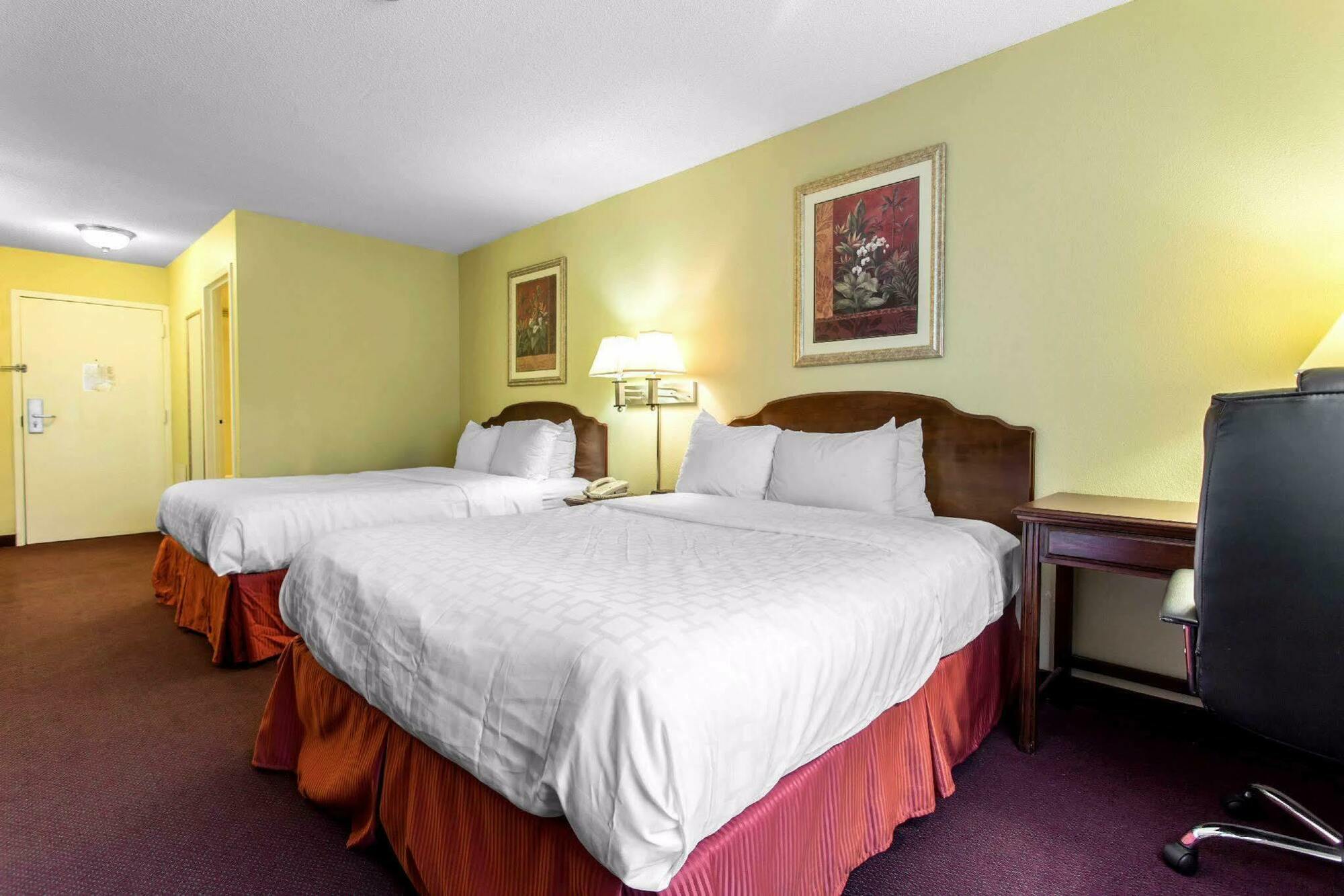 Lake Norman Inn And Suites コーネリアス エクステリア 写真
