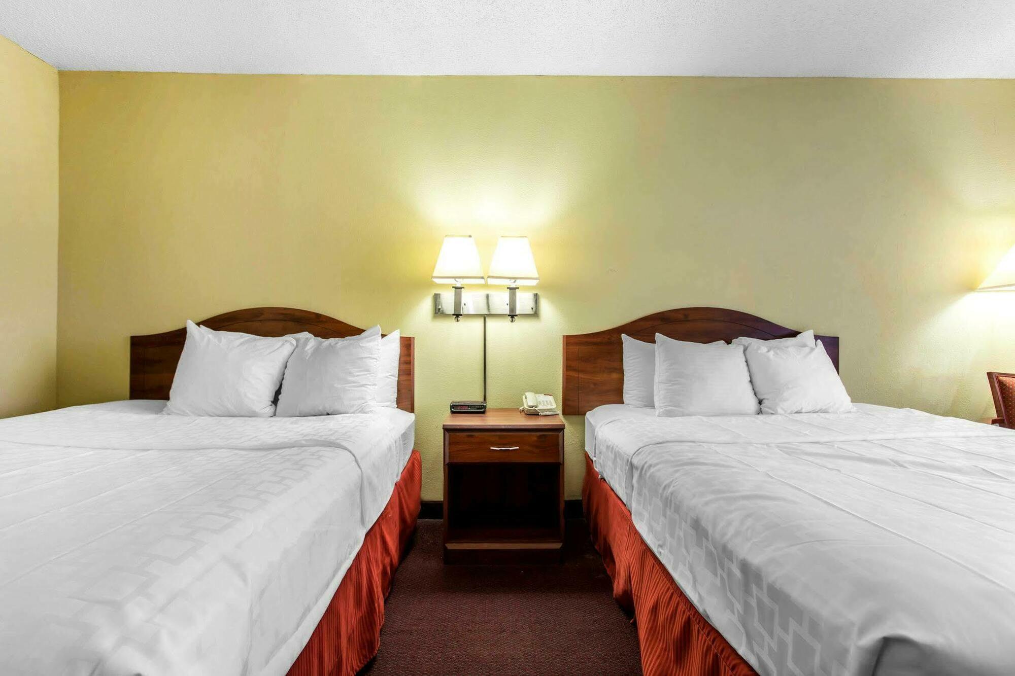 Lake Norman Inn And Suites コーネリアス エクステリア 写真